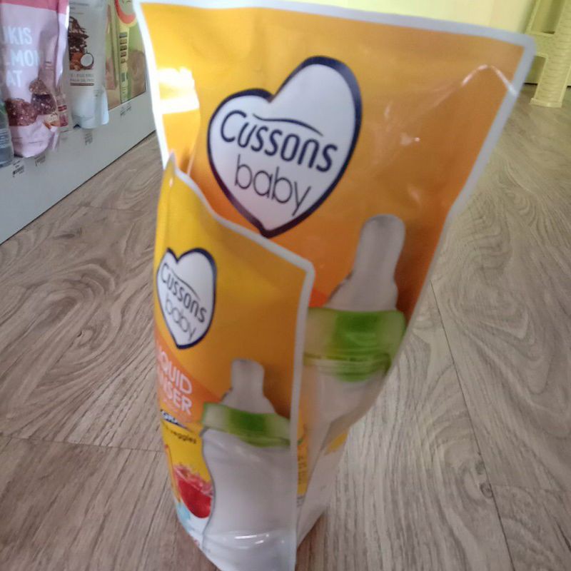 Cussons Baby Liquid Cleanser Beli 1 700ml gratis 1 300ml