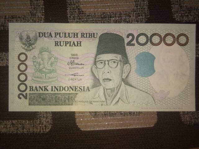 UANG KUNO UANG MAHAR  20000 RUPIAH KI HADJAR DEWANTARA 1998 GRESS/UNC