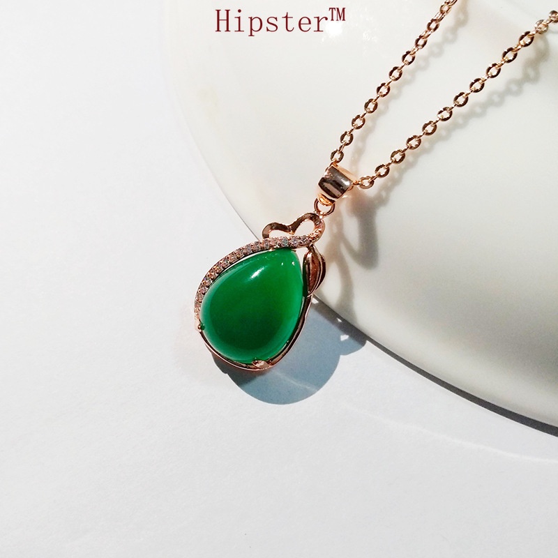 Fashion Hot Sale Classic Temperament Emerald Pendant Clavicle Chain