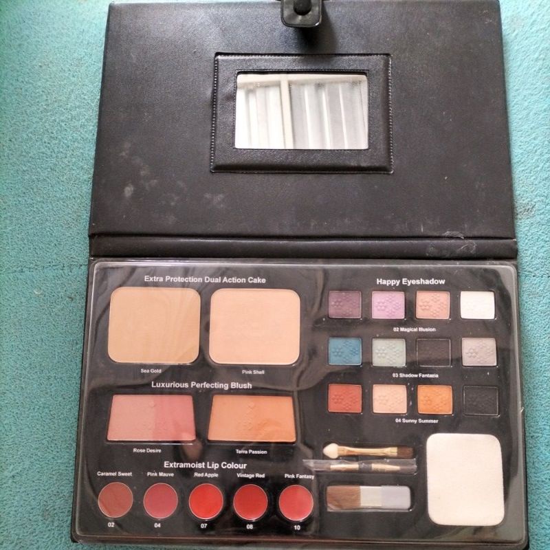 caring colours beauty make up pallet