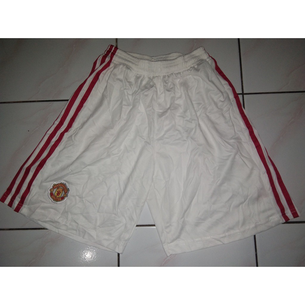 Celana/Short Jersey Manchester United/MU putih strip merah KW Thailand AAA