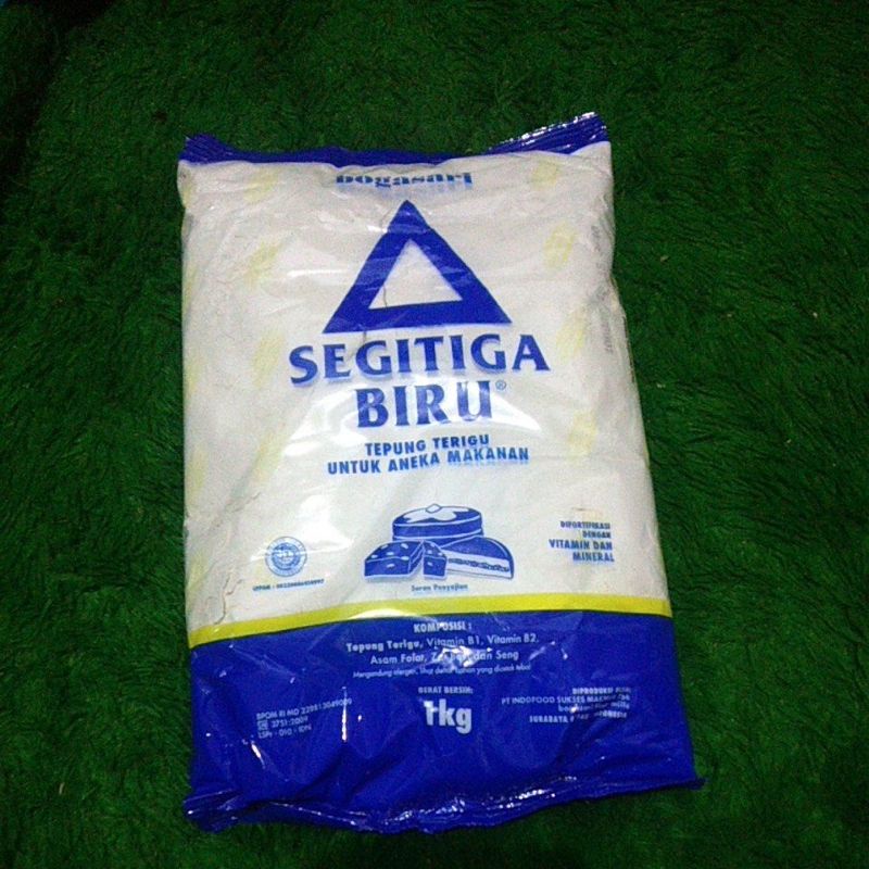 

Segitiga Biru Tepung terigu 1kg