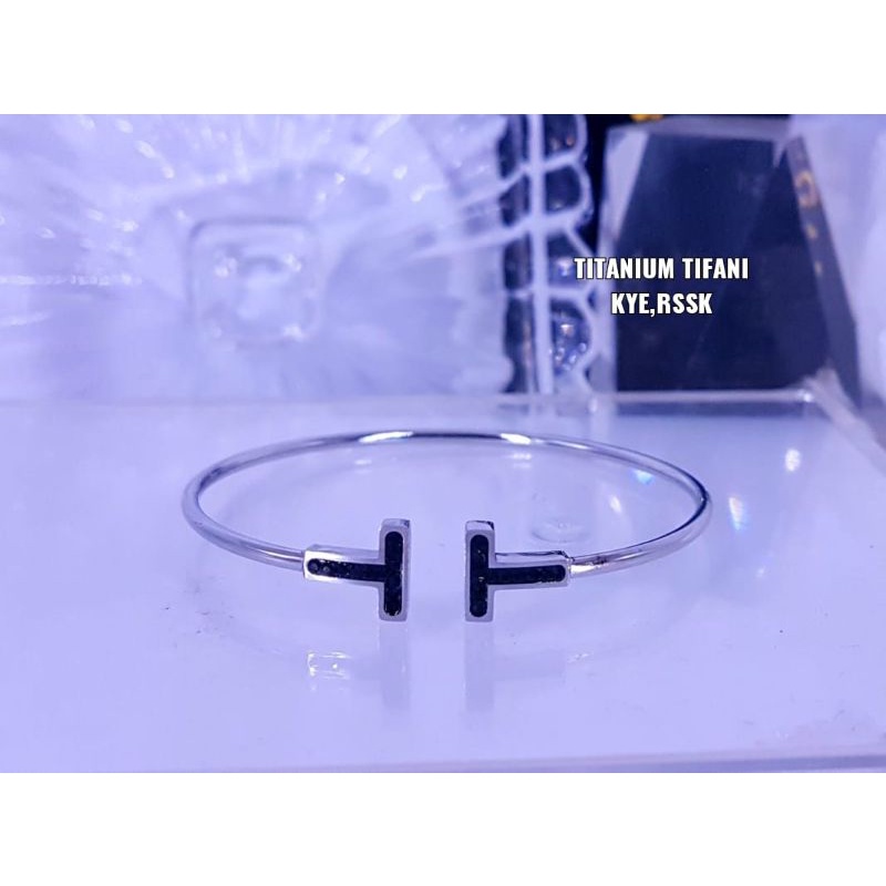 gelang Tifani Titanium,tidak luntur, asli Titanium,aman dipakai mandi