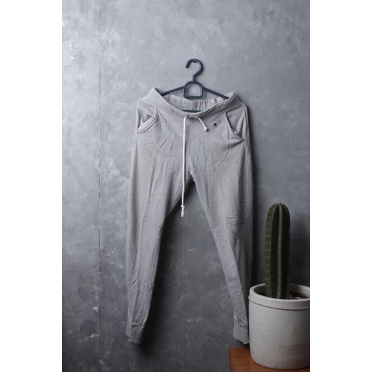 champion jogger  second