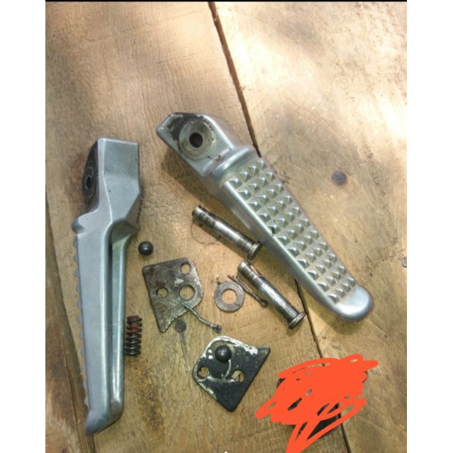 step belakang pijakan dudukan step Honda old CB150R/new CB150R original