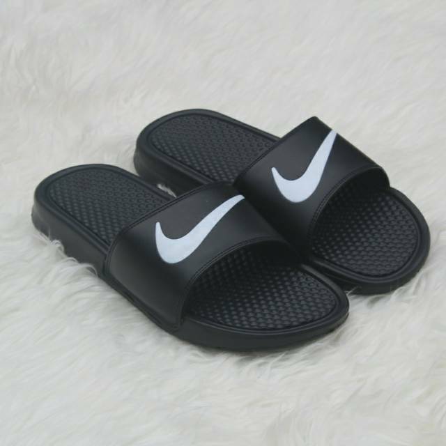 nike flip flops under 500