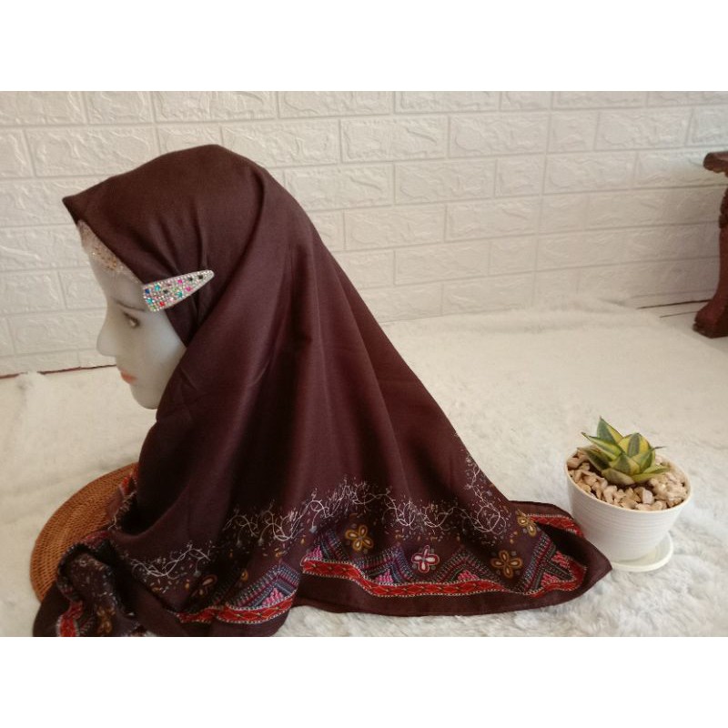 Jilbab motif bunga
