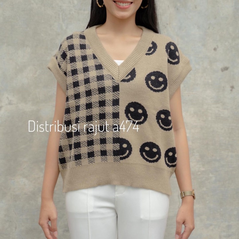 DR A474 VEST MOTIF TARTAN SMILE WANITA Flowery Day Vest Haideeorlin x Yurezalina