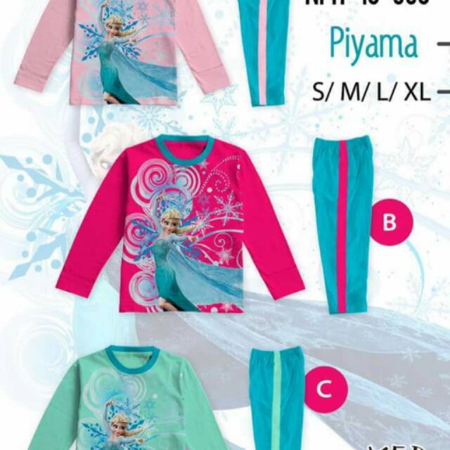 Piyama naked and free