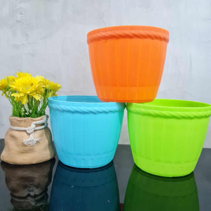 Pot Tanaman hias 18cm/Pot Bunga/ Pot Kasaba