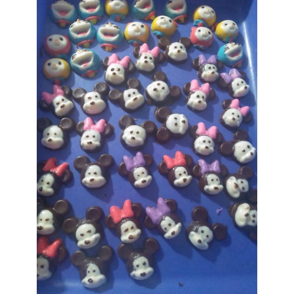 

coklat karakter mickey mouse
