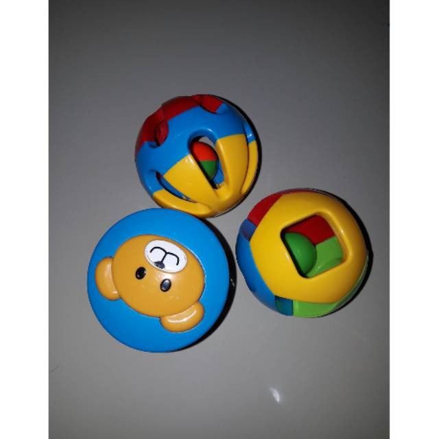 PRELOVED MAINAN BOLA ANAK BAYI 3 BULAN