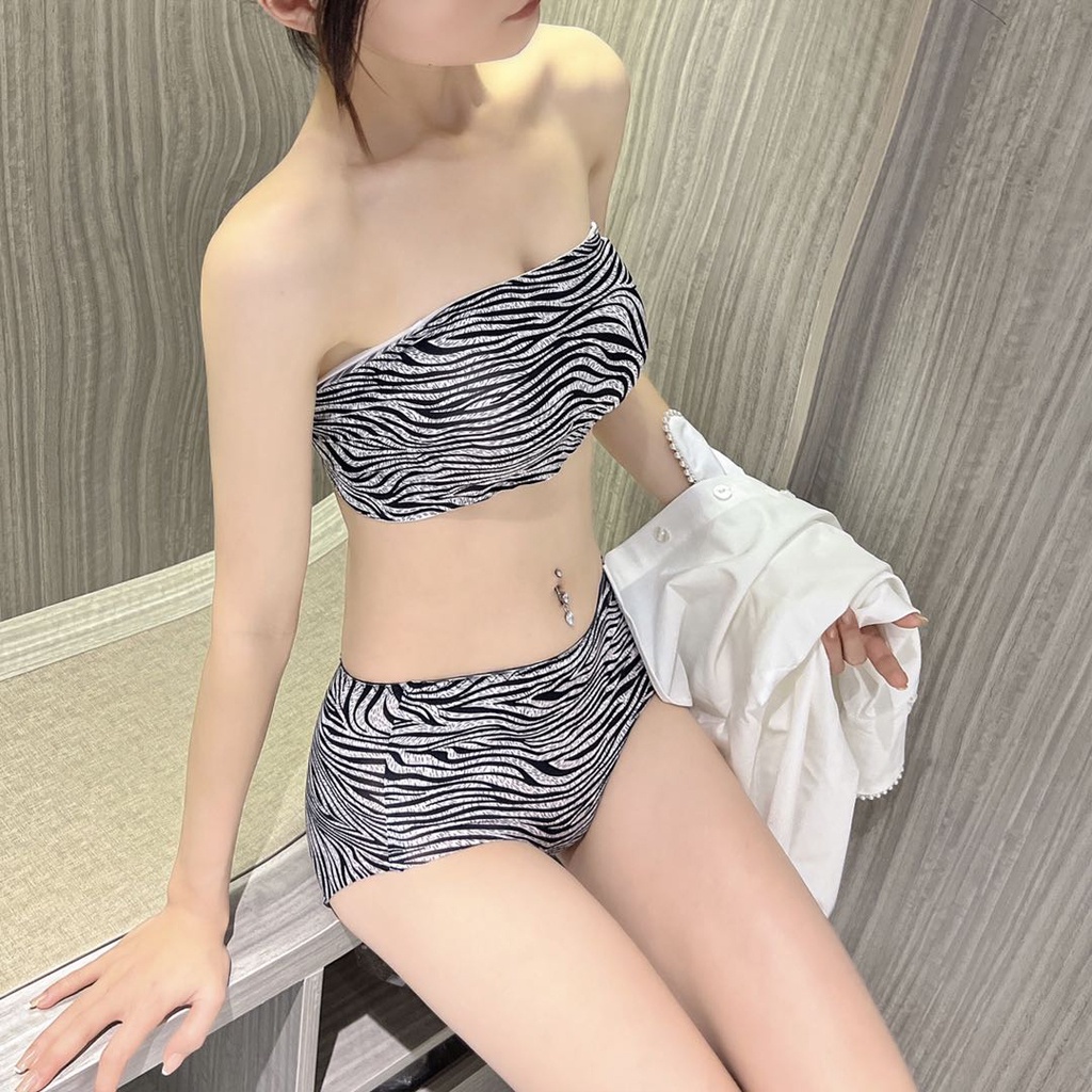 INDOMINI  Bra Kemben Seamless Motif Macan Tanpa Tali Anti Slip Pakaian Dalam BH Wanita B073