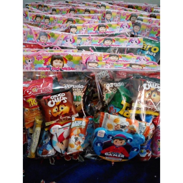 

10 paket snack ultah/khitan/syukuran dengan label nama & souvenir