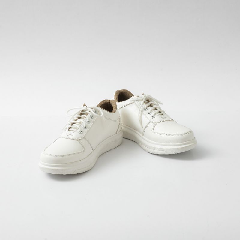 Sepatu Sneakers wanita &quot;Sella Shoes&quot; White Trendy