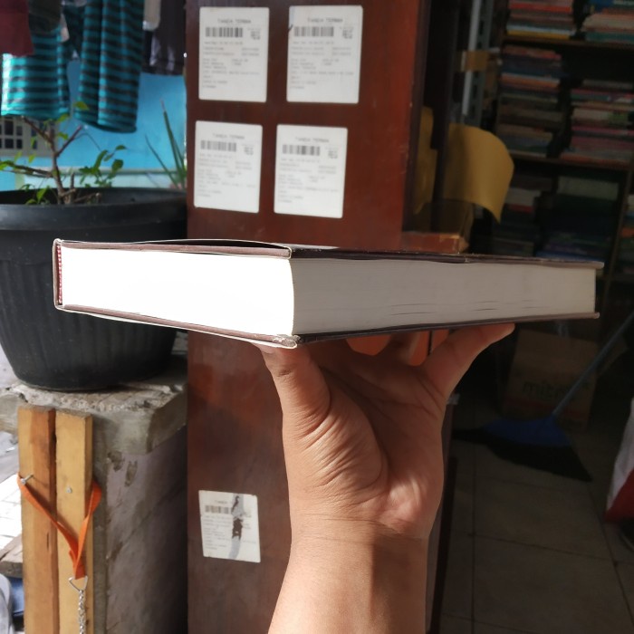 

DISKON SPESIAL MEMOAR PANGERAN ARIA ACHMAD DJAJADININGRAT - ORIGINAL HARD COVER TERBARU