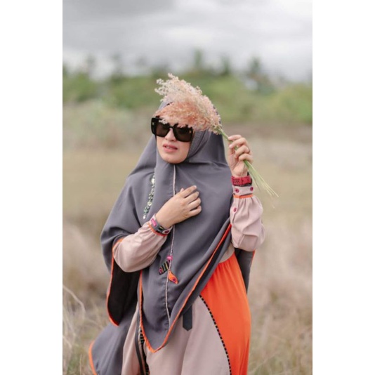 GAMIS AULIA TERBARU DANIYA CREAM GREY