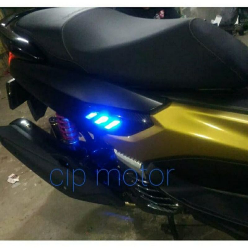 Cover body samping carbon plus lampu Yamaha Nmax 2015 - 2019