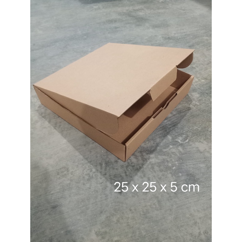 Kardus karton uk. 25 x 25 x 5 cm --Die Cut dan easy usage---2
