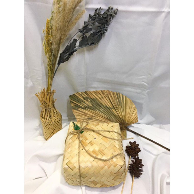 

besek hampers kado