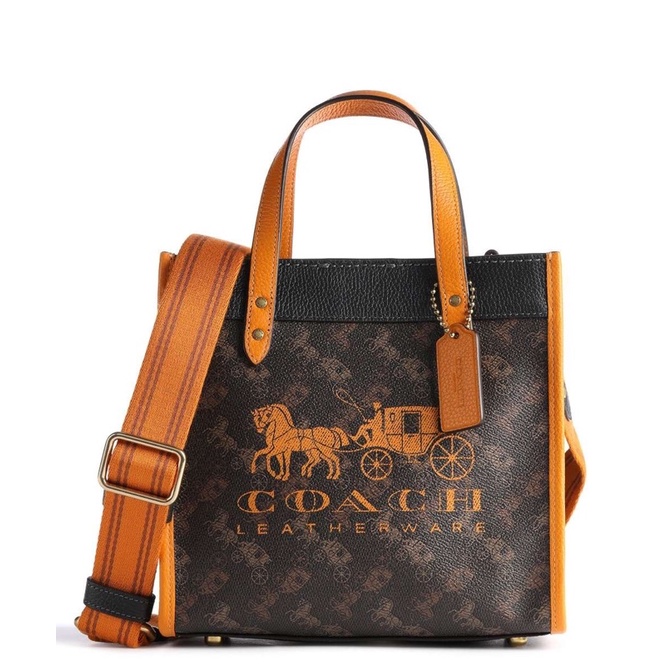 Coach Field Tote 22 With Horse And Carriage Print And Carriage Badge (C8456)