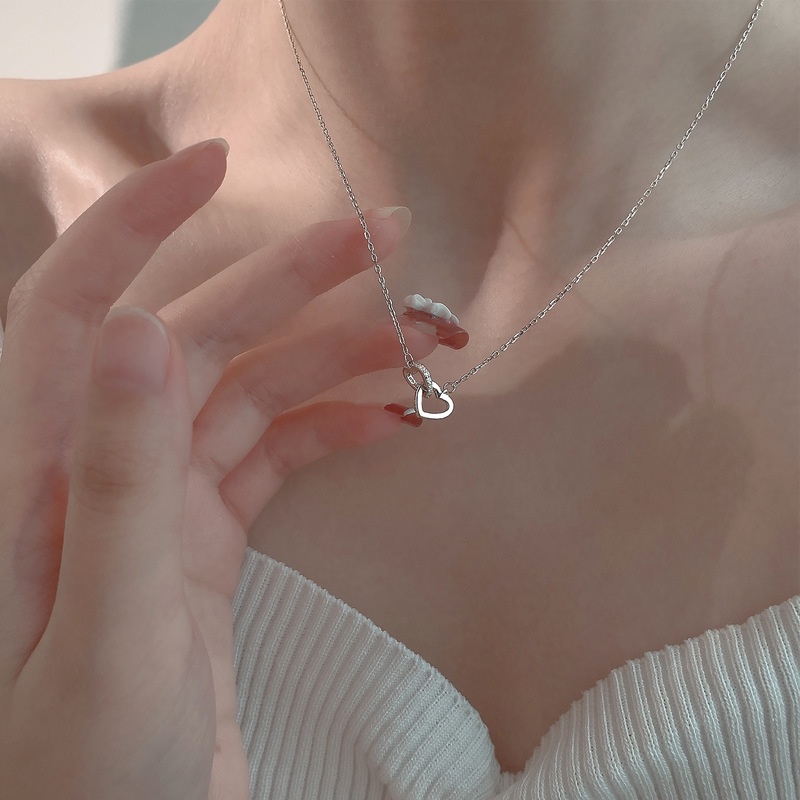 Kalung Liontin Hati Aksen Berlian Imitasi Warna Silver Gaya Korea Untuk Wanita