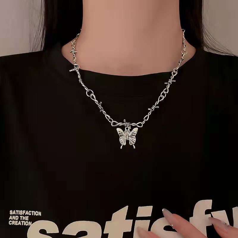 Kalung Liontin Butterfly Hati Adjustable Warna Silver Untuk Wanita