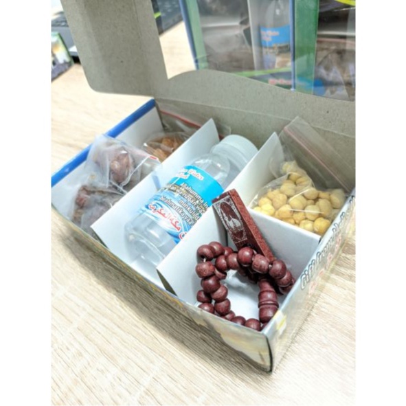 

Paket Gift from isi oleh oleh haji & umrah