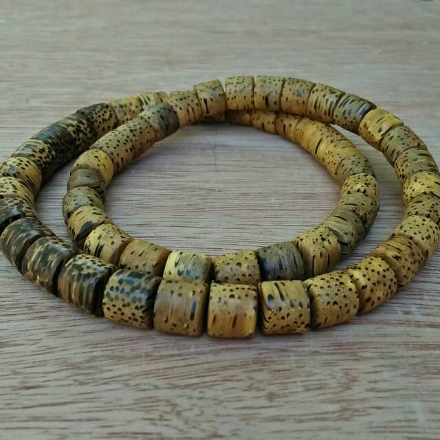 Kalung kayu liwung