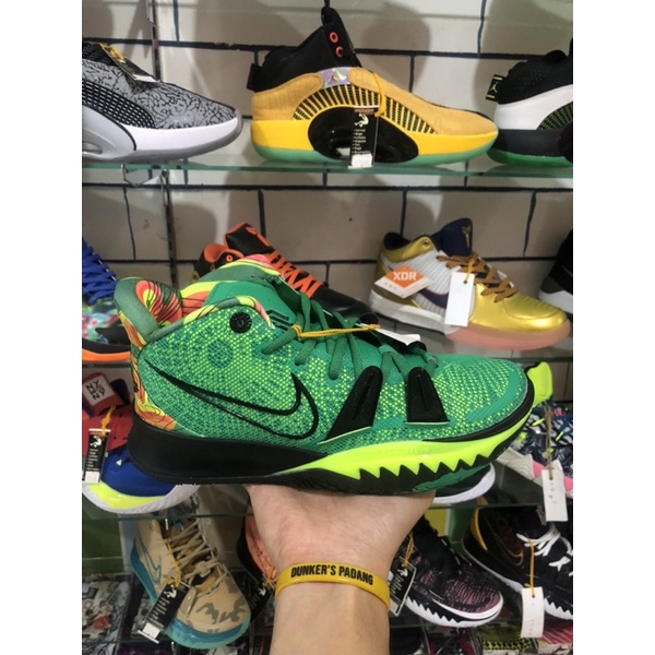 SEPATU BASKET KYRIE 7 HIGH WEATHERMAN