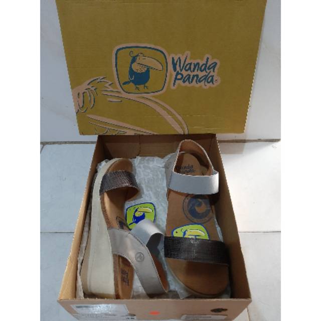 Wedges cewek wanda panda