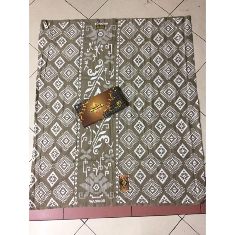 Grosir Sarung Tenun Wadimor Motif Bali Termurah