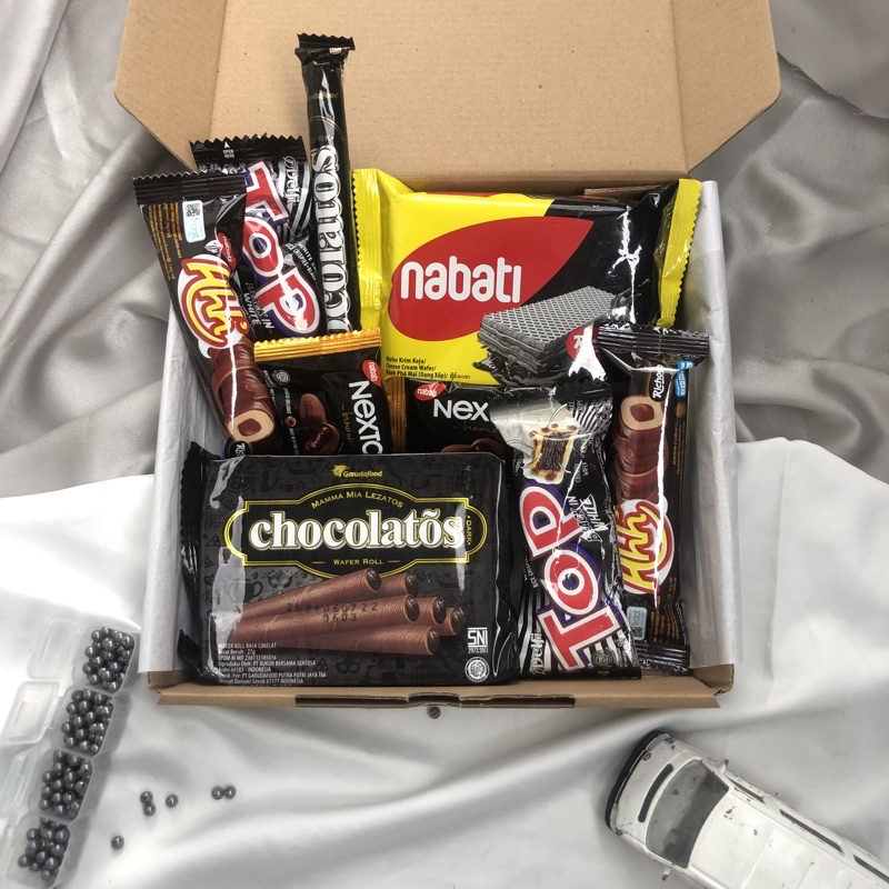 

snackbox | Snack Box | Giftbox | Kado Wisuda | Kado Sidang | Kado Ulang Tahun | Hampers