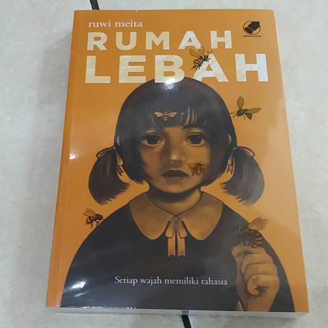 Novel Rumah Lebah - Ruwi Meita
