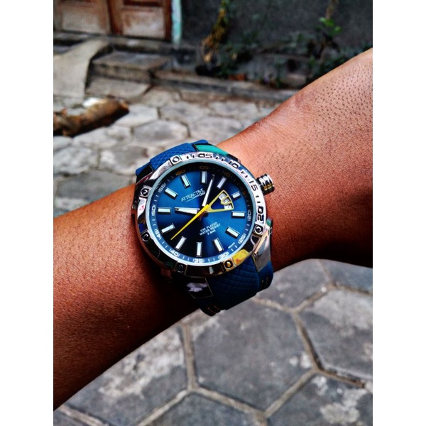 Jam tangan pria QnQ attractive blue original