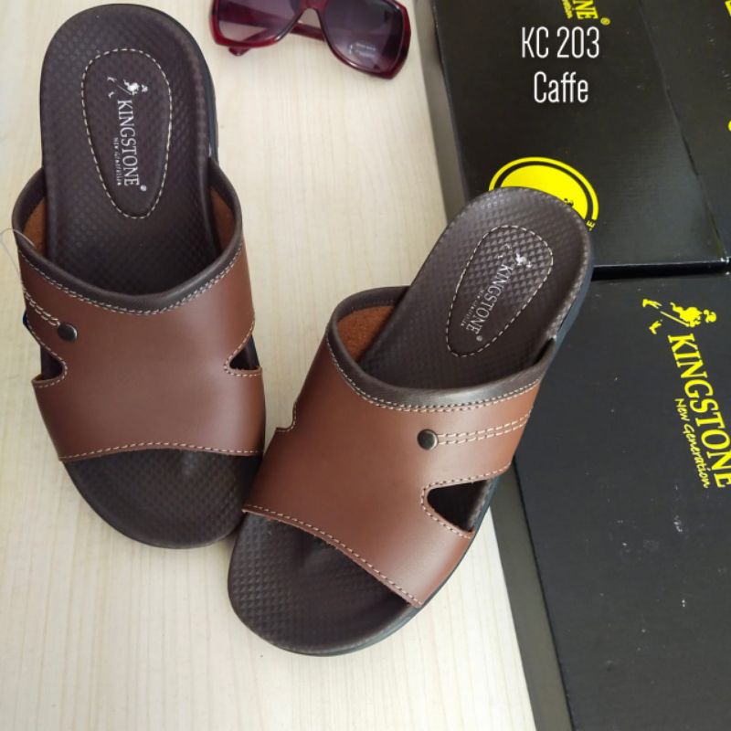 Sandal cowok kingston dan mascotte