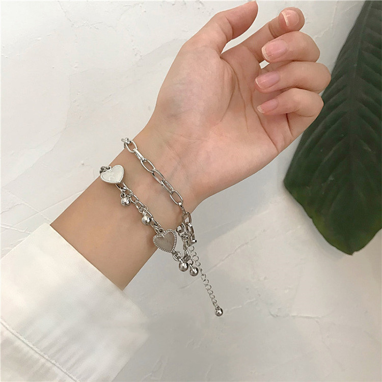 Gelang Rantai Multilayer Liontin Hati/Manik-Manik Bulat Gaya Vintage/HipHop untuk Perhiasan Wanita