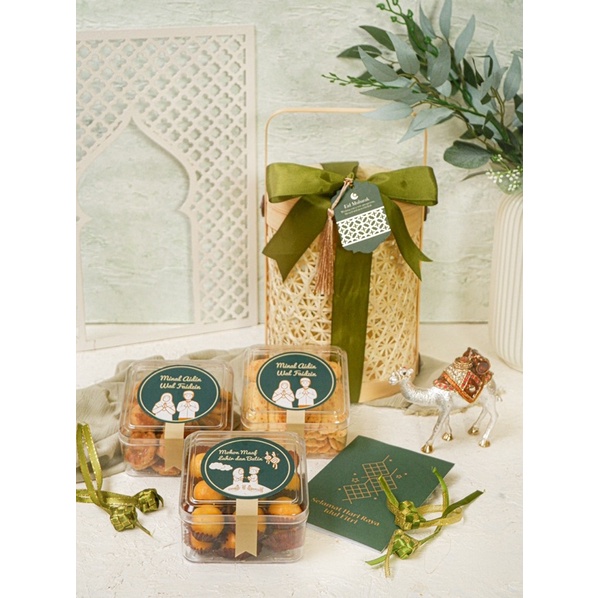 

hampers lebaran rotan kue kering wijsman