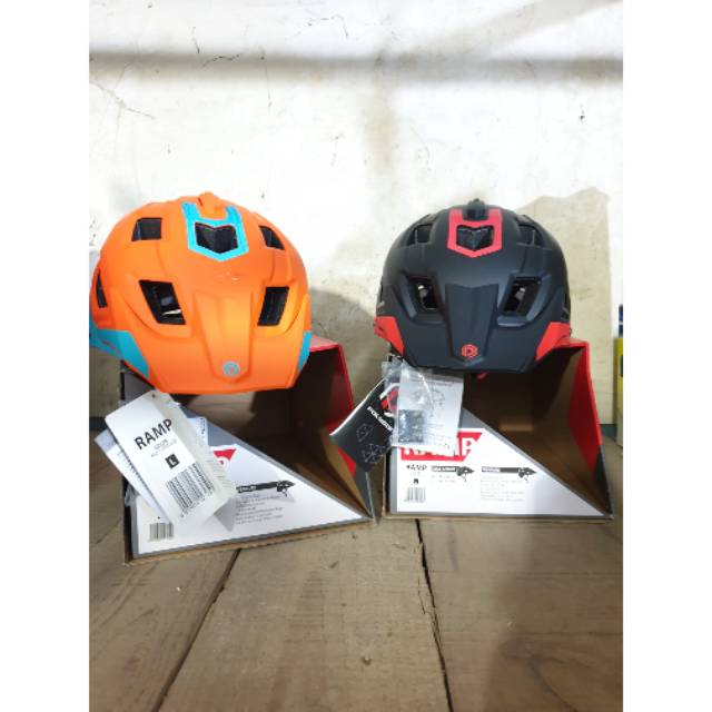 HELM SEPEDA POLYGON RAMP size L M