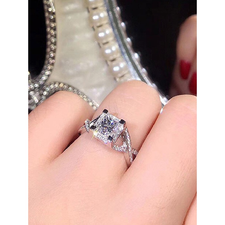 Cincin Cubic Zirconia Bentuk Persegi Untuk Wanita