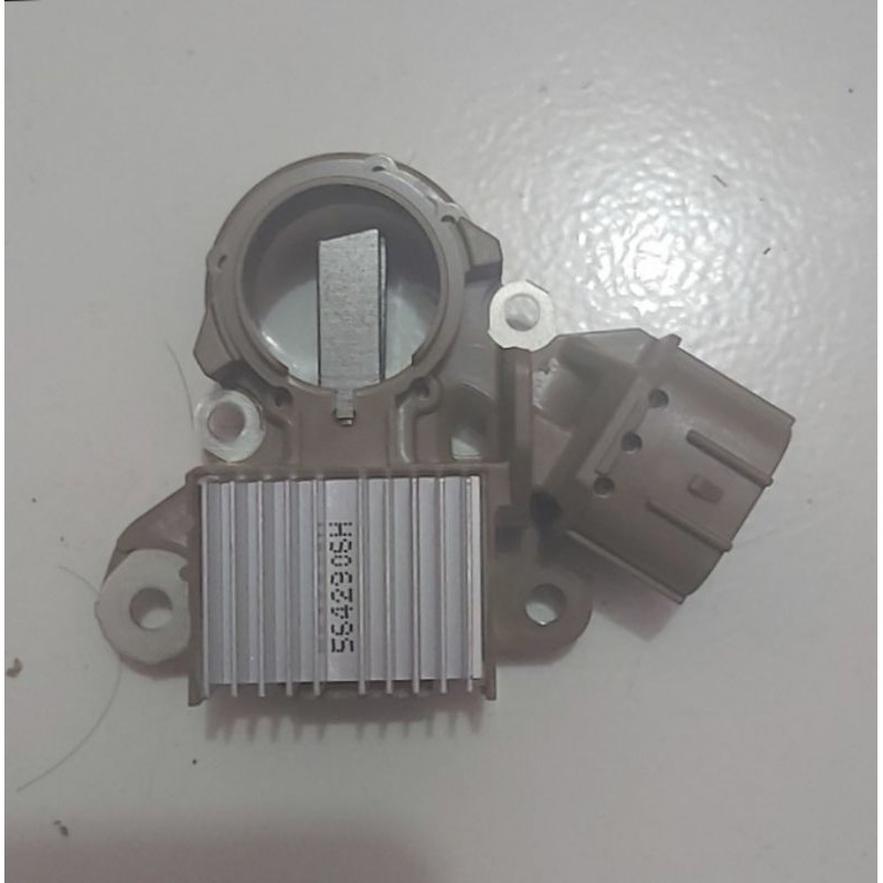 IC regulator IC artenator di Namo cas ampare Amper Mitsubishi xpander