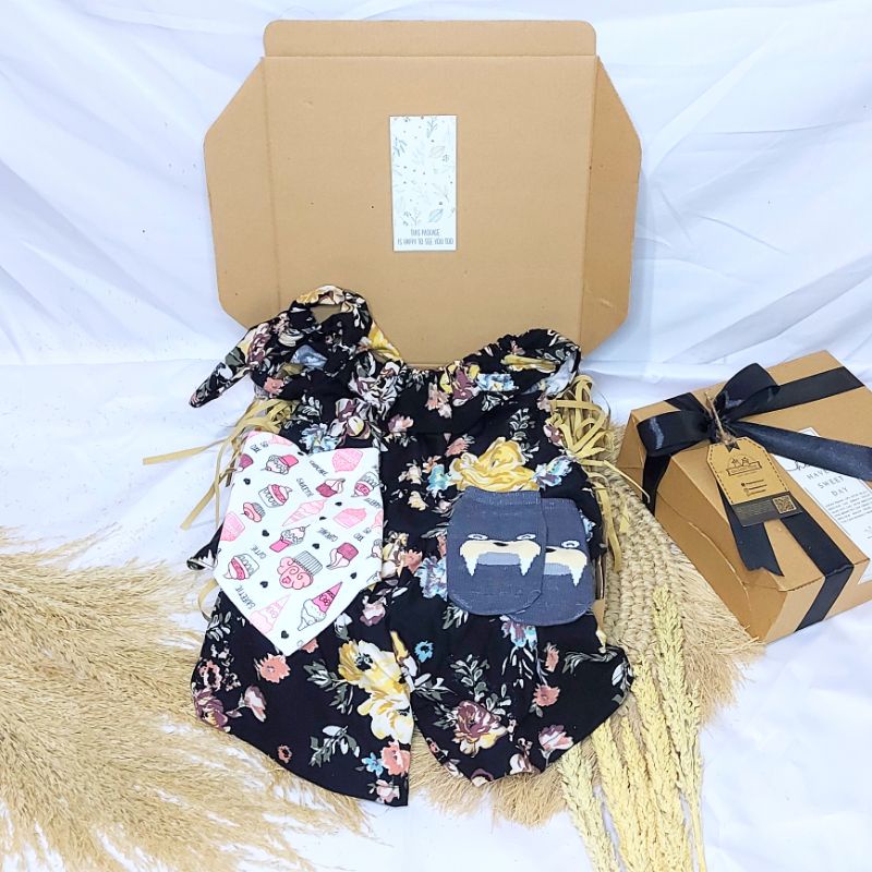 KADO BAYI | HAMPERS BAYI | JUMPER BAYI | JUMPSUIT BAYI | DRESS BAYI PEREMPUAN | BAJU BAYI LAKI LAKI | HAMPERS BAYI NEWBORN | HAMPERS BABY BOY | HAMPERS BABY GIRL | SETELAN ANAK LAKI LAKI | SETELAN ANAK PEREMPUAN | BABY GIFT | PARCEL NEWBORN | KADO LAHIRAN-set black floral+kk