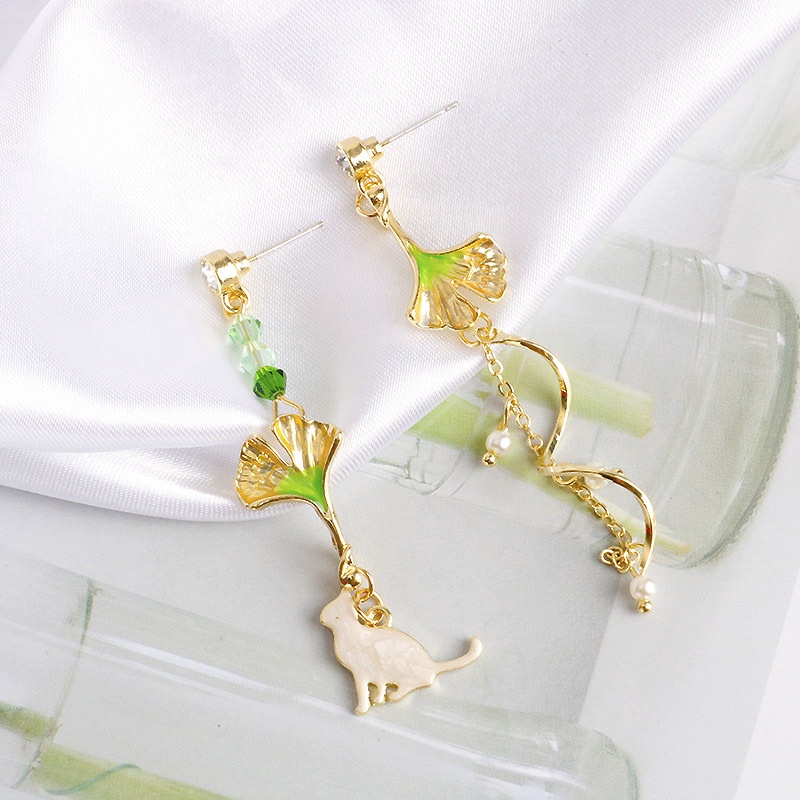 Anting Tusuk Asimetris Desain Daun Ginkgo Kucing Bahan 925 Silver Untuk Wanita