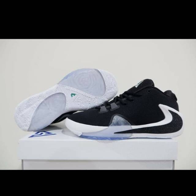 Greek zoom freak 1 black white 2