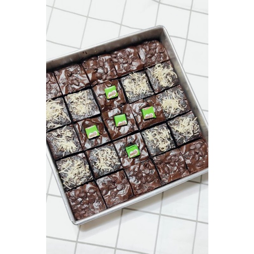 FUDGY BROWNIES CRUNCHY Toping Mix uk. 20x20 by naq brownie.