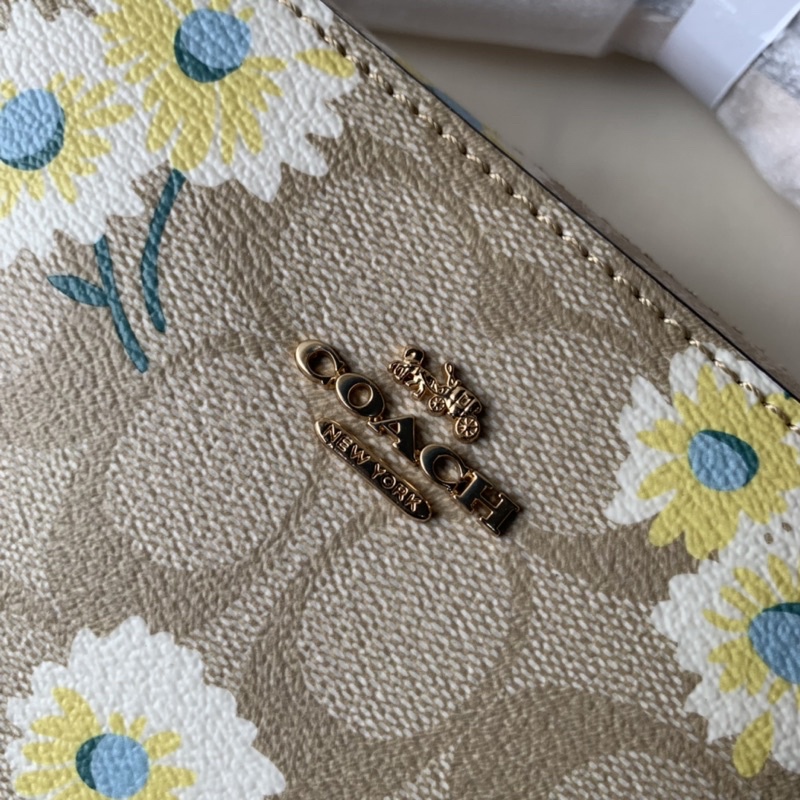 Coach Mini Camera Bag In Signature Canvas With Daisy Print(C3354)