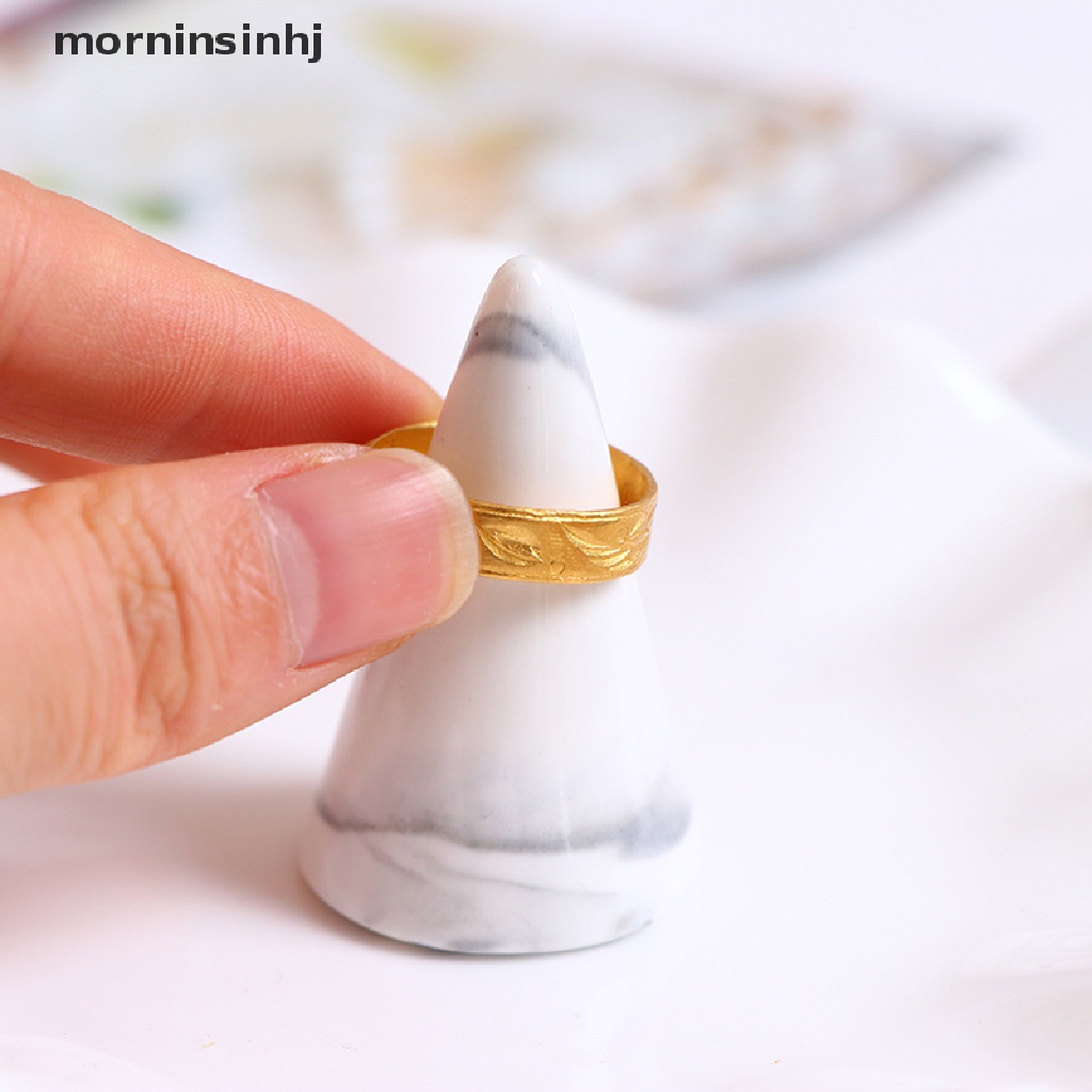 Mor Stand Holder Display Perhiasan Cincin Bahan Keramik