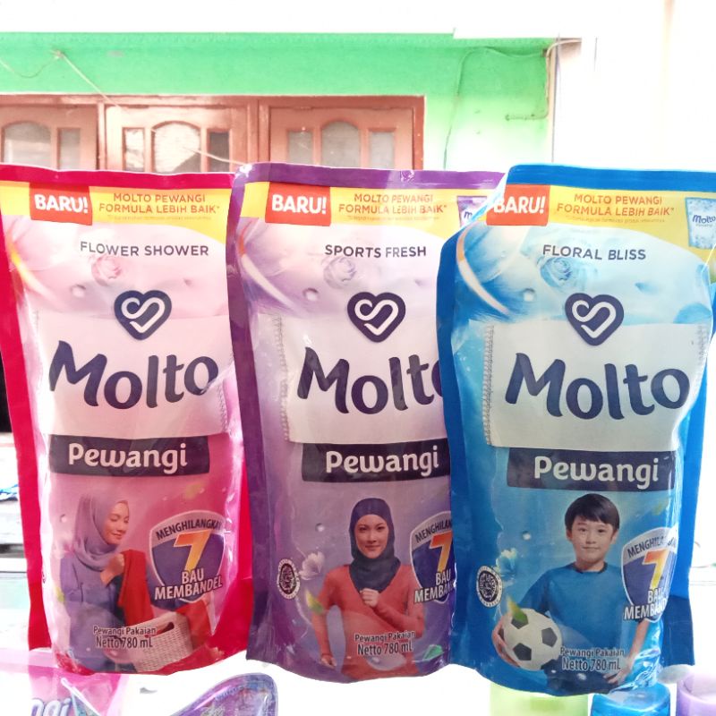 MOLTO PEWANGI 780ML