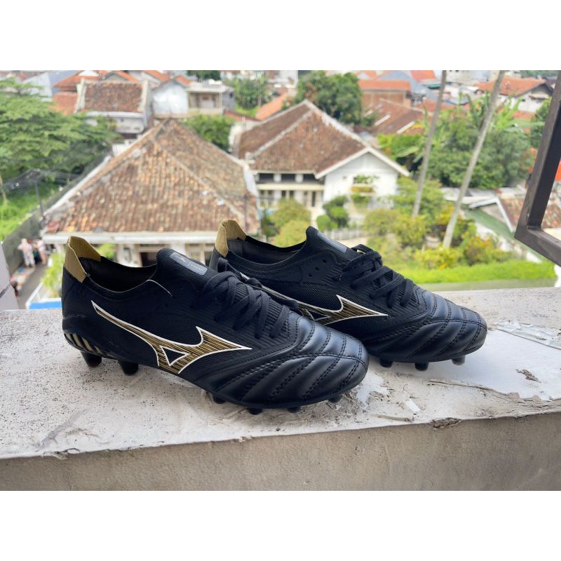Sepatu Bola Mizuno Morelia Neo 3 Beta Leather Black Gold