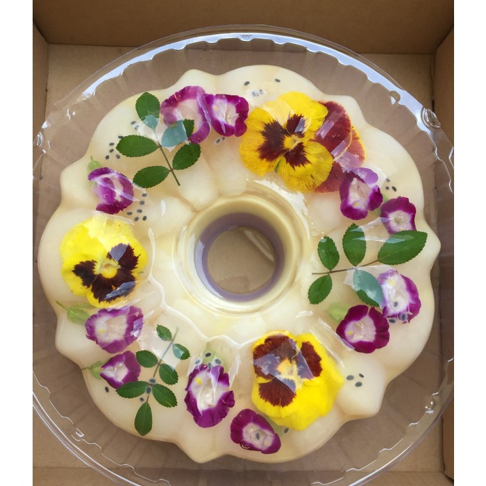 

Premium edible flower lychee puding - 20 cm